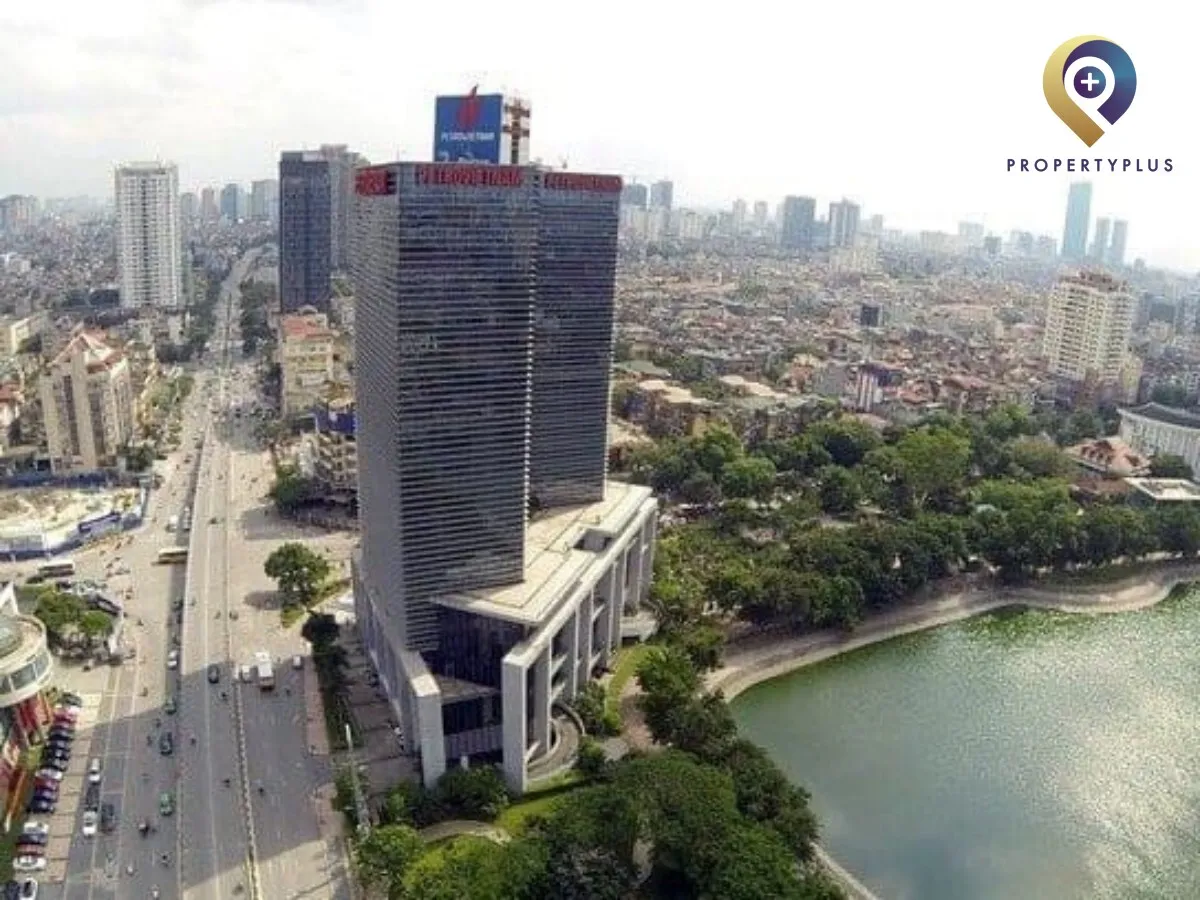 Toàn cảnh tòa nhà Petrovietnam Tower nhìn từ trên cao tại Hà Nội.